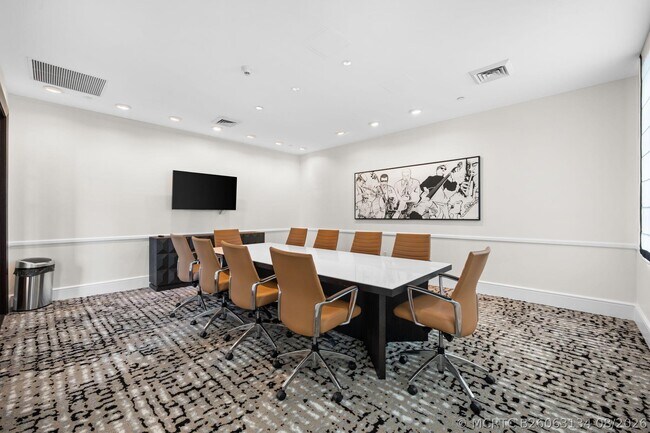 Building Photo - 600 W Las Olas Blvd