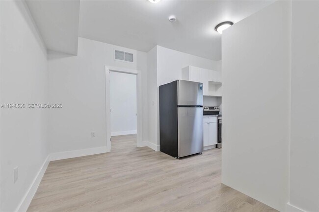 Building Photo - 858 NW 3rd St