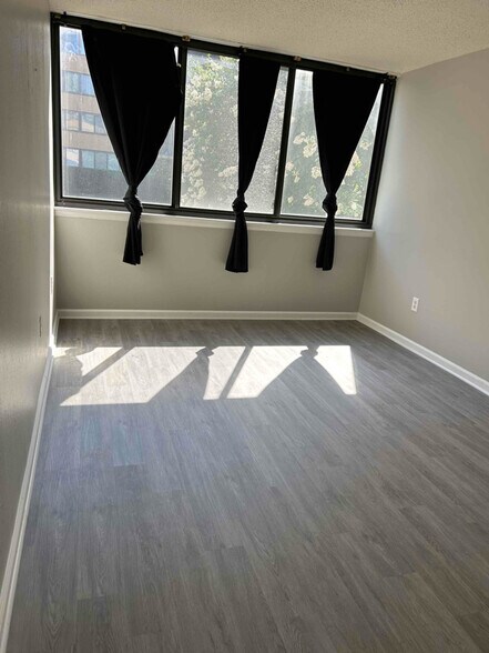 Building Photo - 4 S Van Dorn St