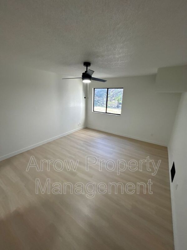 Building Photo - 207 E Arbor Ave
