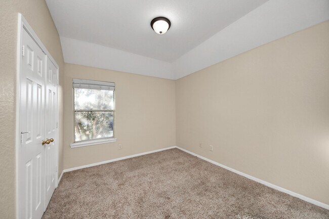 Building Photo - 21611 Shallow Glen Ln