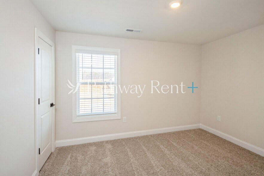 Building Photo - 141 Adams Tree Wy