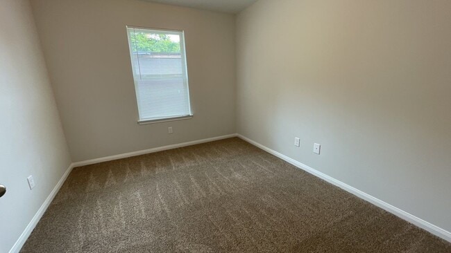 Building Photo - 312 De Haven St