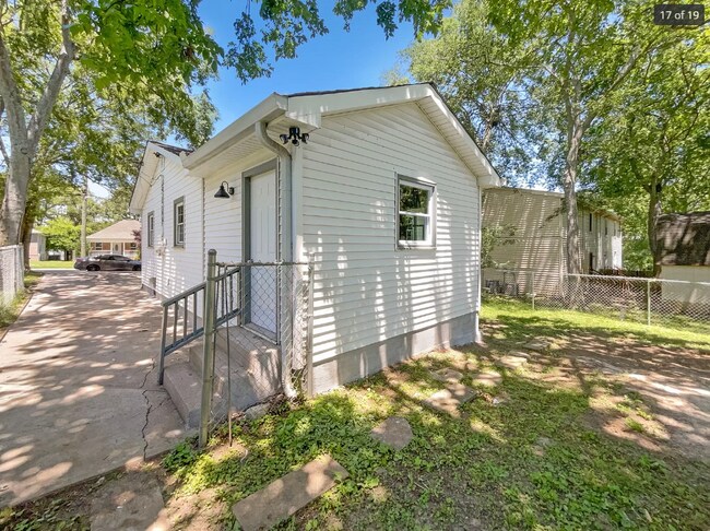 Building Photo - 114 McKinley St