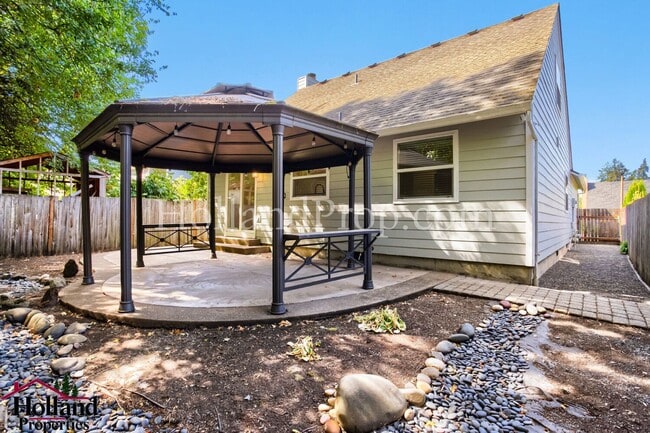 Building Photo - 6860 SW 188th Ave