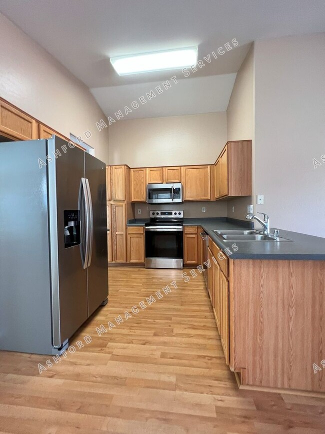 Building Photo - ***MOVE IN SPECIAL: ASHTON RANCH 3 BEDROOM...