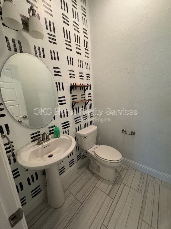 Building Photo - 5709 Asheville Wy