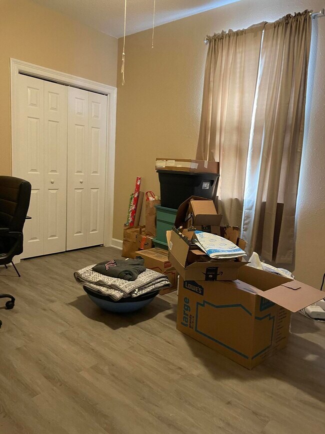 Building Photo - 9697 Leeward Way