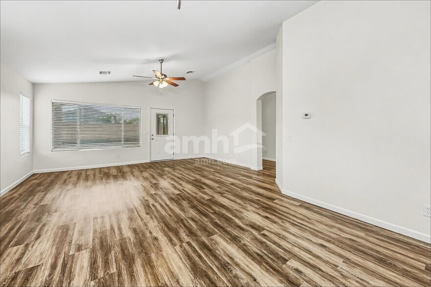 Building Photo - 35042 N Aubrac Cir