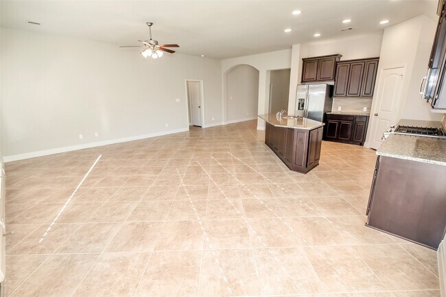 Building Photo - 2911 River Flower Ln