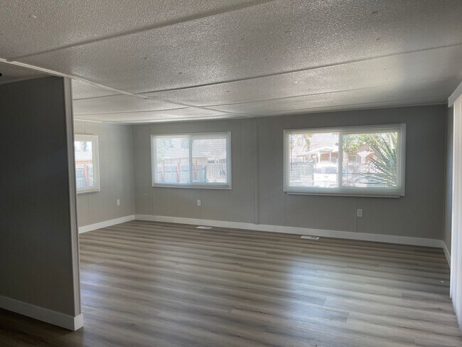 Building Photo - Nice Home For Rent