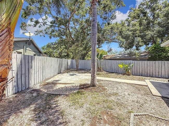 Building Photo - 8345 81st Ct N