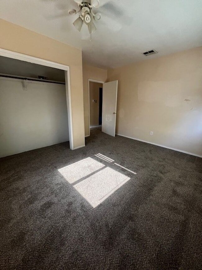 Building Photo - 2209 Chester Ln