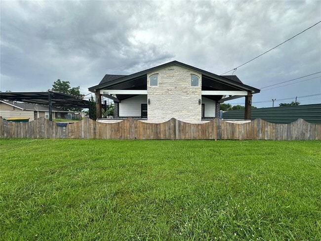 Primary Photo - 3335 Lafferty Rd