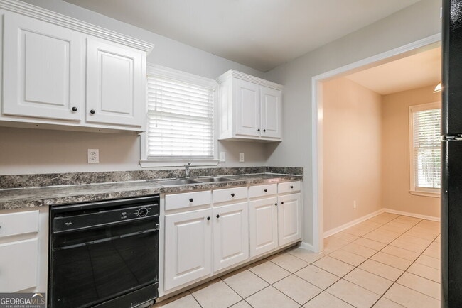 Building Photo - 605 Oxford Crest Ct NW