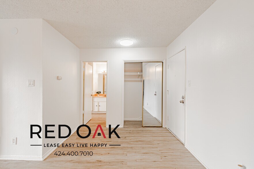 Building Photo - 509 N Berendo St