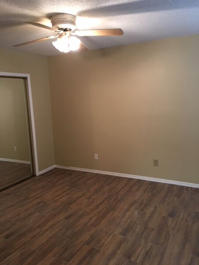 Building Photo - 2/2 Beutiful Condo at Hidden Springs -  Do...