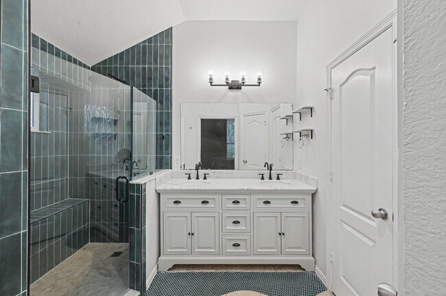 Building Photo - 7023 Durango Creek Dr