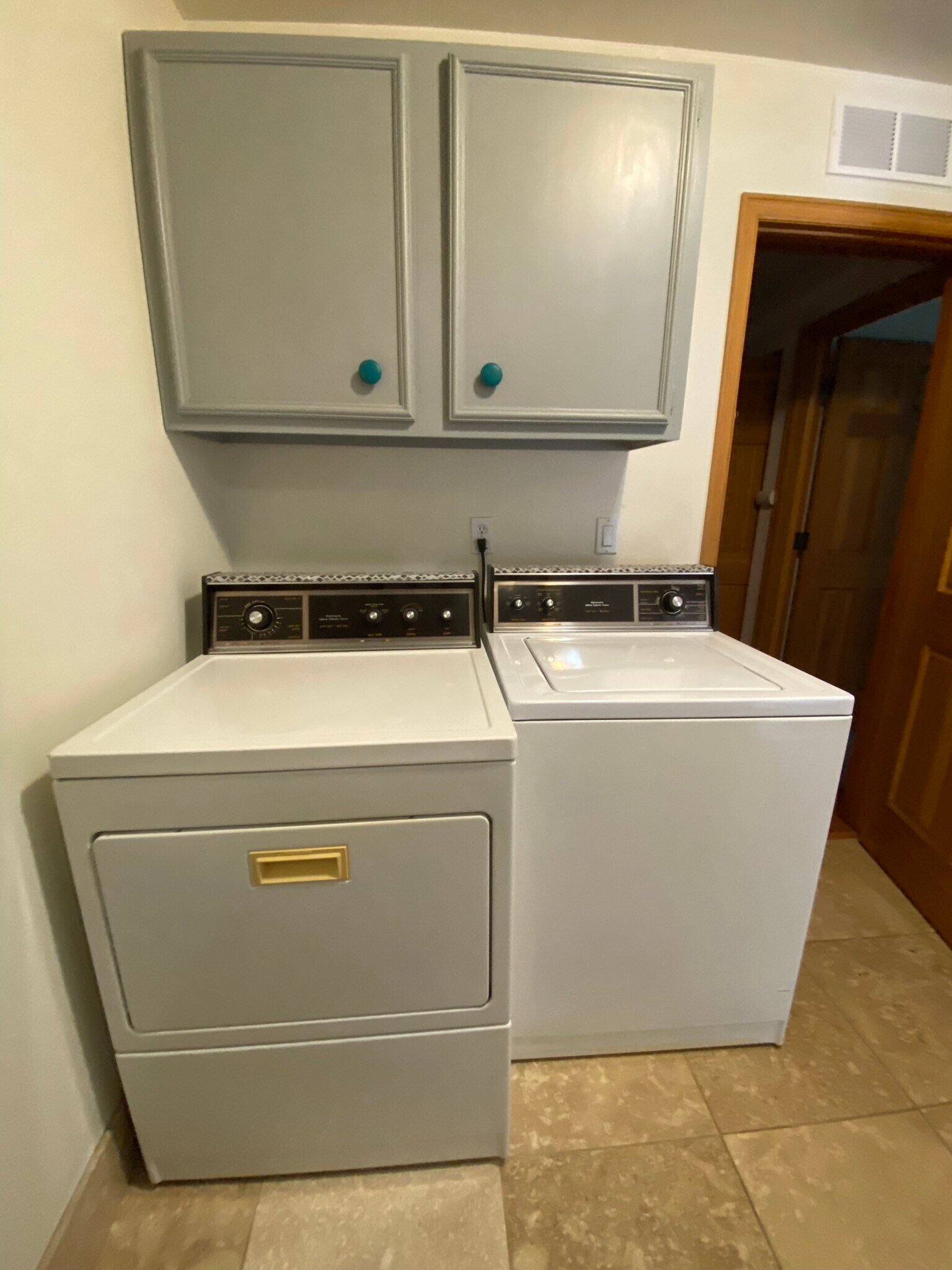 Building Photo - 1855 Icarus Dr