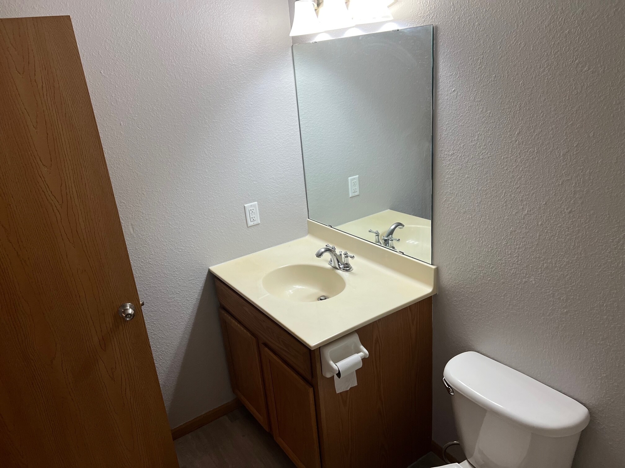 Building Photo - 431 Central AVE W