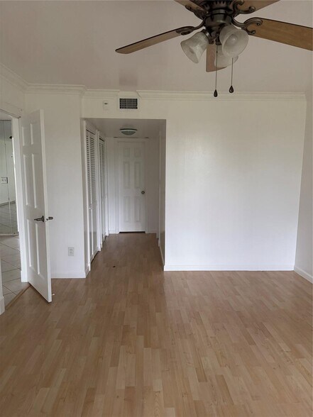 Building Photo - 2651 S Course Dr