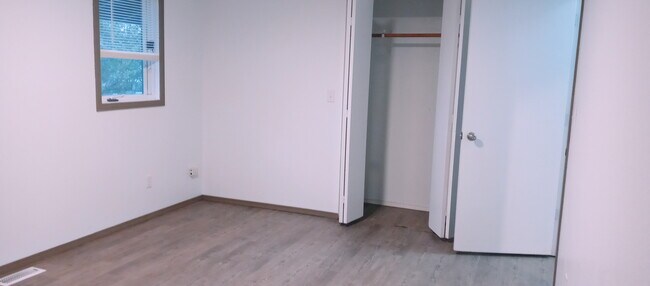 3 bedroom - 7839 Spectrum Ave