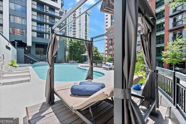 Building Photo - 3481 Lakeside Dr NE