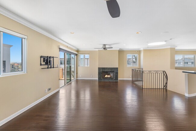 Building Photo - 209 Crest Dr