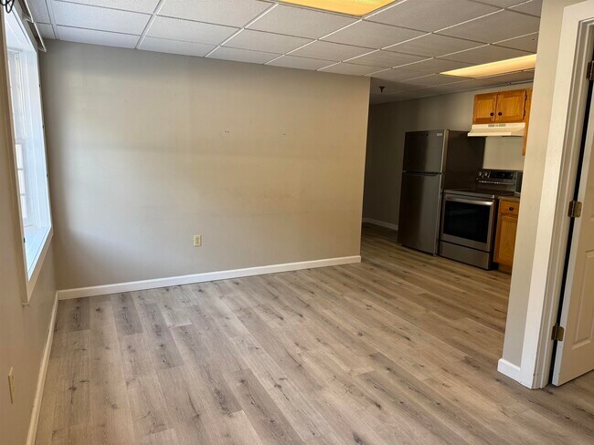 Building Photo - 4 Commerce St