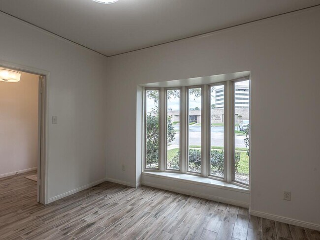 Building Photo - 14703 Barryknoll Ln