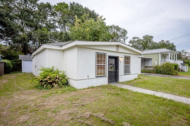 Building Photo - Cute Rental Home