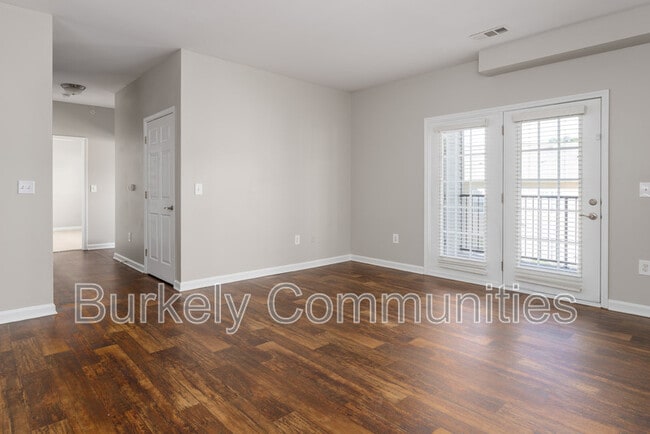 Building Photo - 104 Thornton Ct