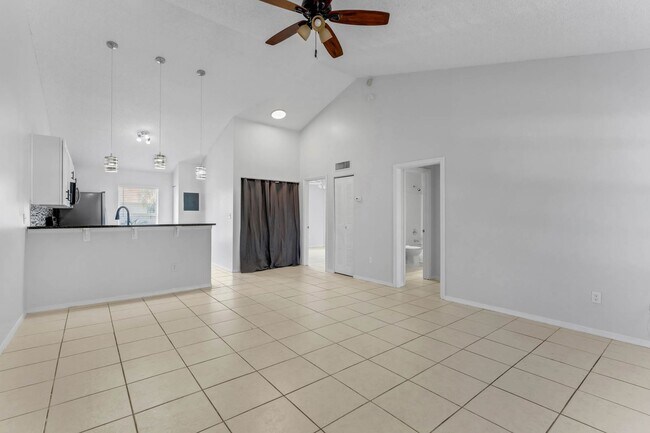 Building Photo - Spacious 2/2 Condo In Lancelot at Winter Park