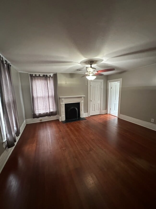 Building Photo - 126 E College St