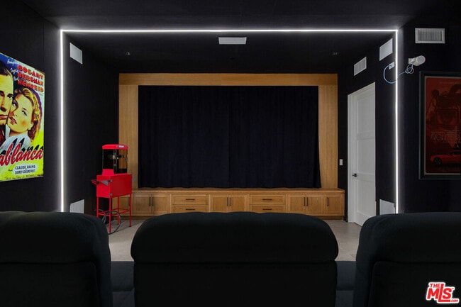 Building Photo - 444 Laurel Ave