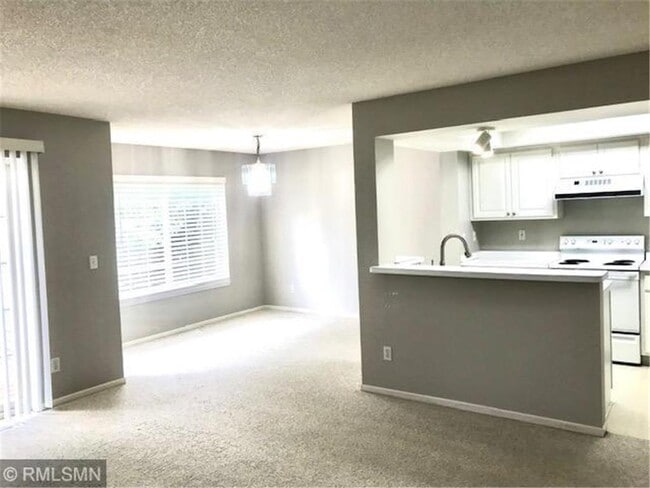 Building Photo - 15655 24th Ave N