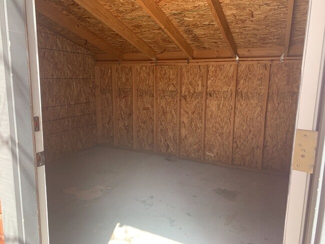 Building Photo - 135 N Sherwood St