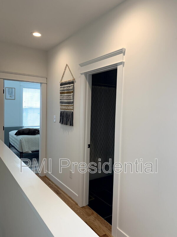 Building Photo - 1318 N 34th St