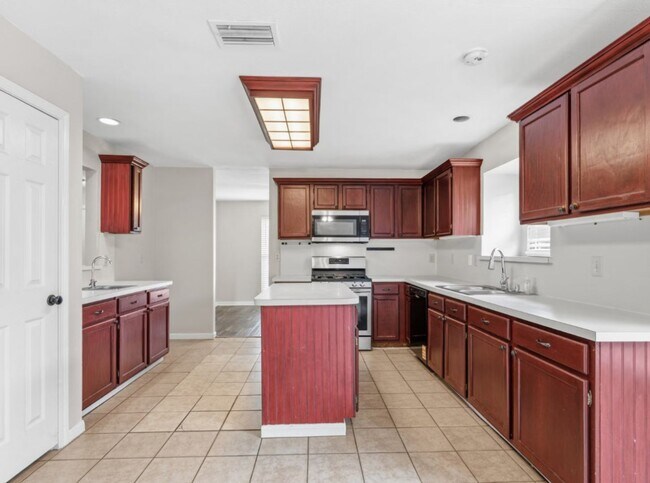 Building Photo - 1305 Minter Rd