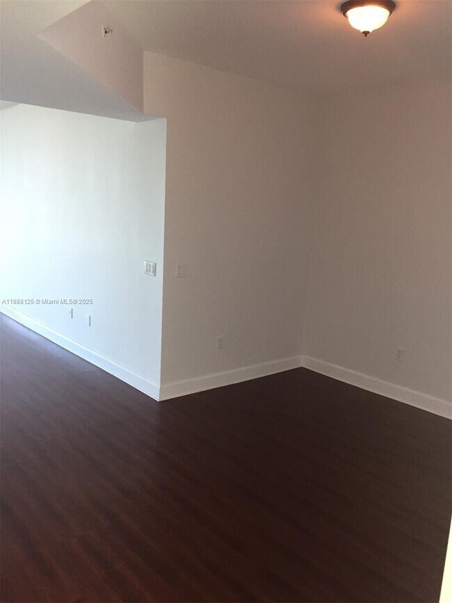 Building Photo - 15051 Royal Oaks Ln