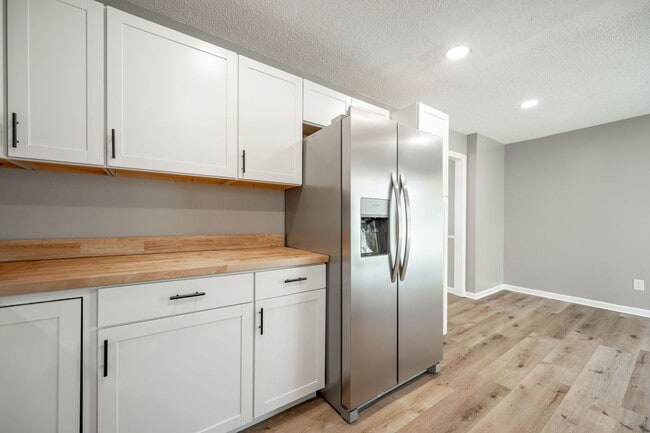 Building Photo - 1075 Carol Jean Trail