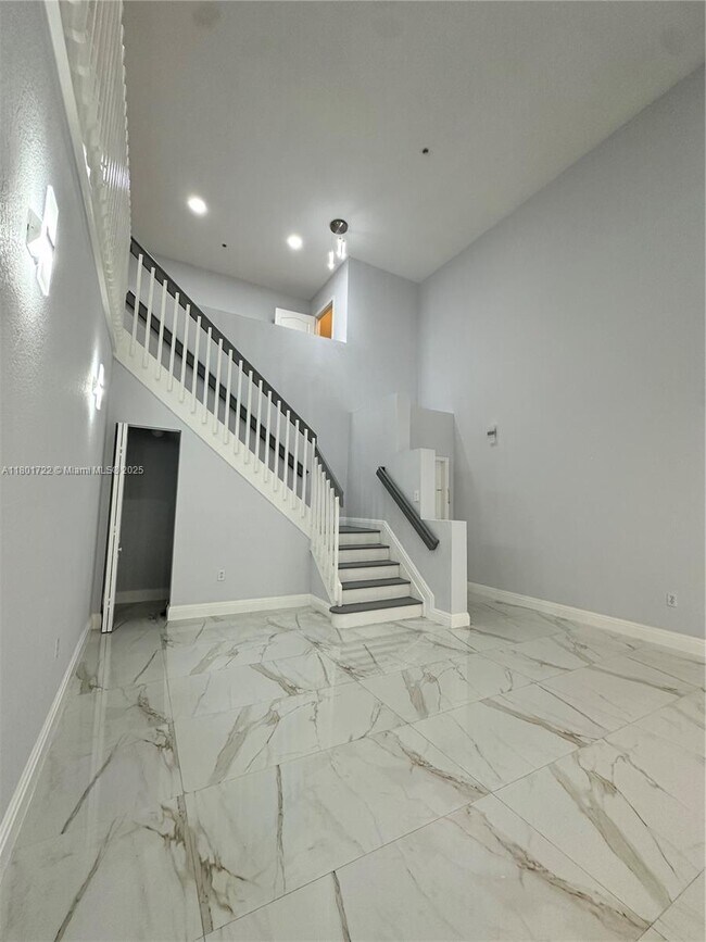 Building Photo - 17425 NW 75th Pl