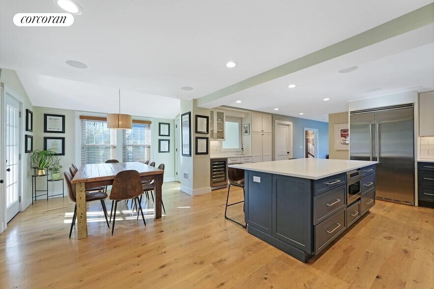 Building Photo - 148 Montauk Hwy