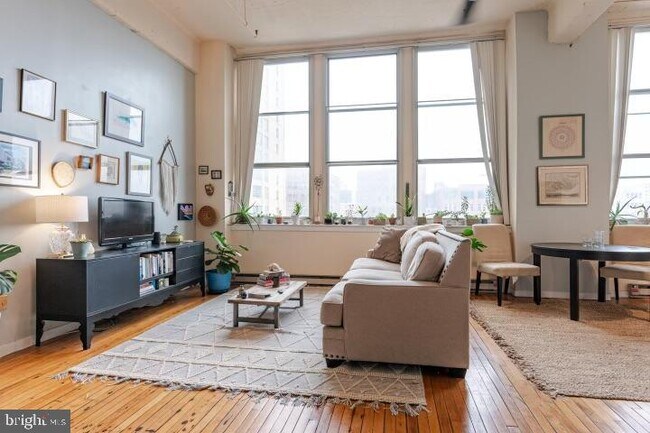 Building Photo - 1238 Callowhill St