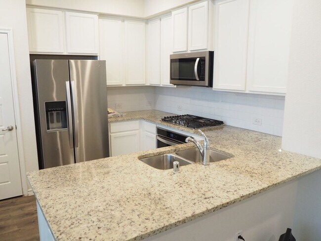 Building Photo - 4 Bed 3.5 Bath in Windhaven Crossing