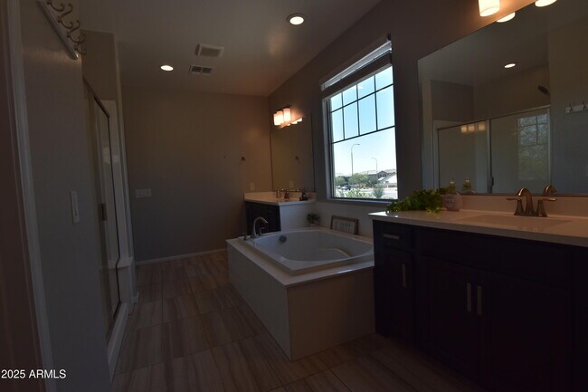 Building Photo - 250 E Wisteria Dr
