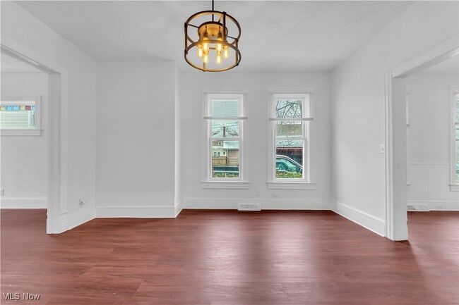 Building Photo - 9618 Willard Ave