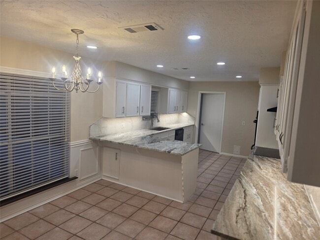 Building Photo - 1107 Manatee Ln