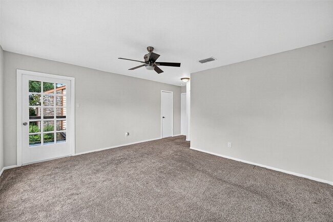 Building Photo - 7932 Grow Ln