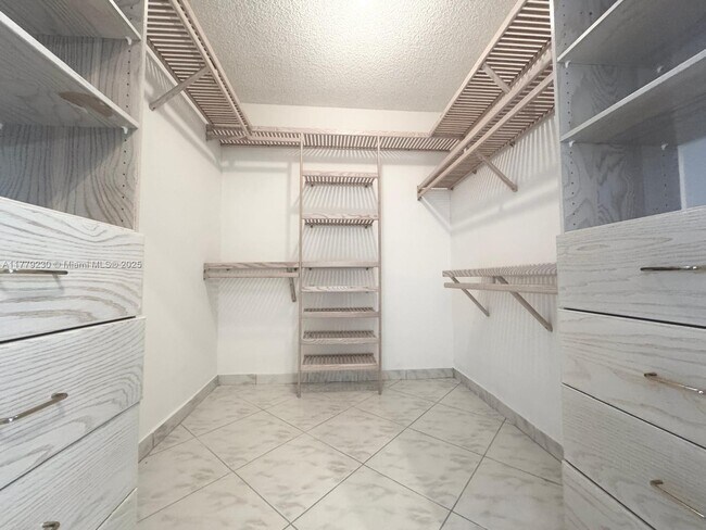 Building Photo - 3800 S Ocean Dr